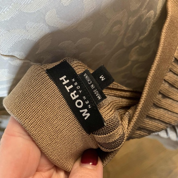 WORTH New York Neutral Ribbed Fit and Flare Skirt Size Medium - Picture 5 of 7